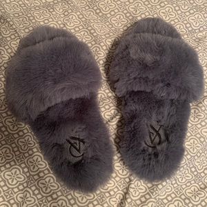 Vs grey slippers